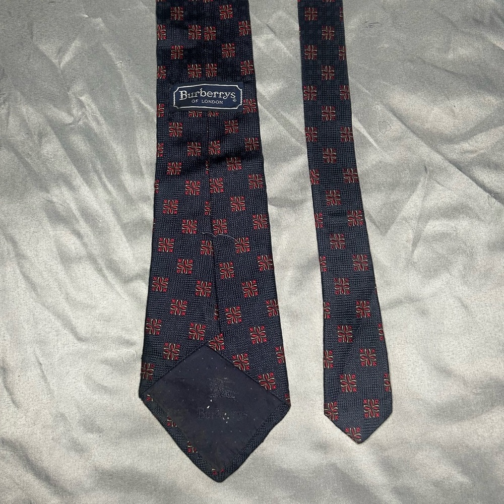 Men’s Burberry London Vintage Blue Red Geometric Silk Necktie Tie - Picture 2 of 4